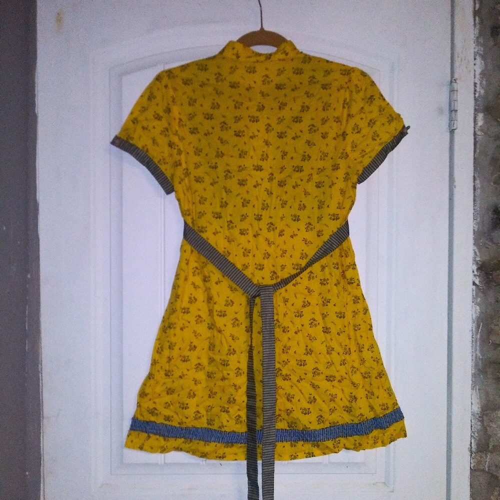 COPY - Yellow with embroidery and heart buttons t…